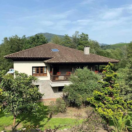 Casa De Los Carpinteros Arriondas Exterior foto