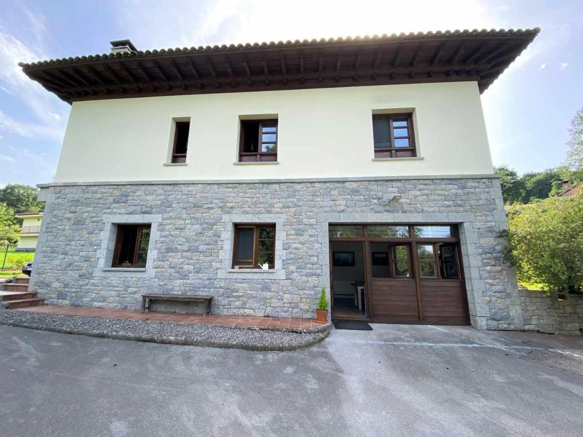 Casa De Los Carpinteros Arriondas Exterior foto