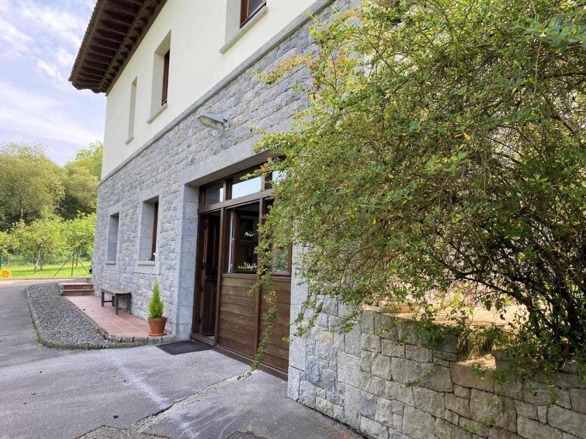 Casa De Los Carpinteros Arriondas Exterior foto